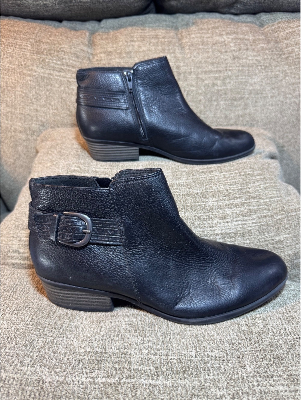 Clarks Collection Addiy Kara Black Leather Ankle Boots Size 10M